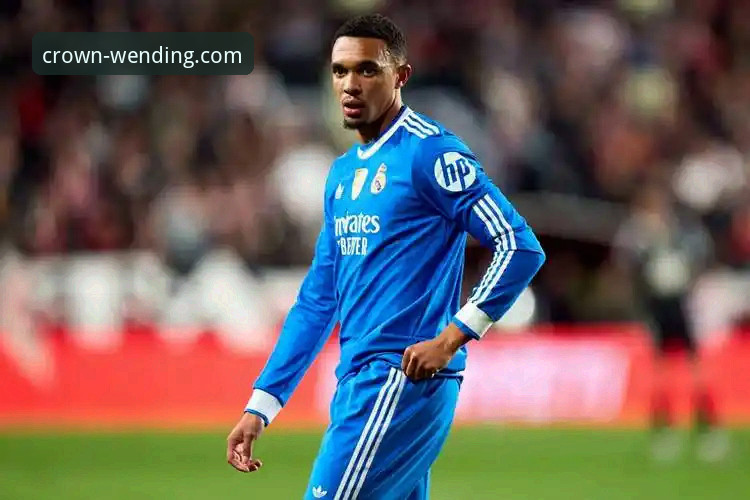 问鼎娱乐PG电子游戏推荐 球星阿诺德训练场外“小插曲”的深度解析:从规则意识看顶级平台的流畅体验